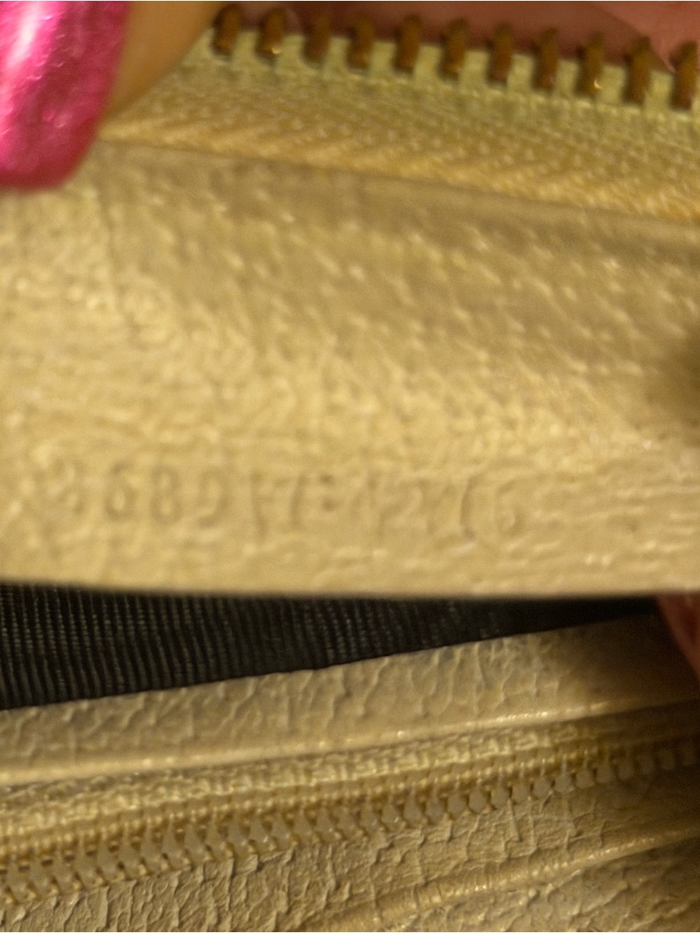 Gucci Tan Monogram Canvas - Picture 3 of 9